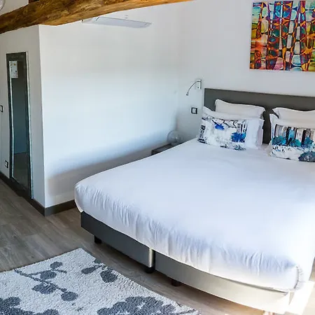 La Ferme Chapouton 4* Grignan